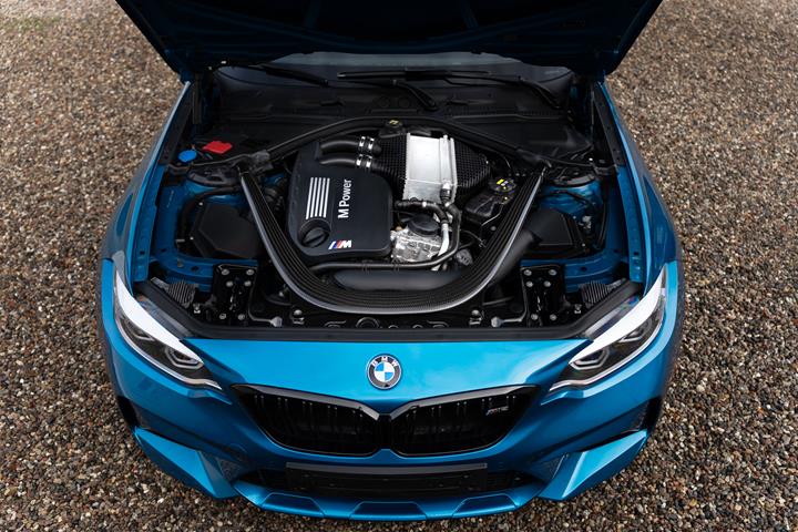 Blå BMW M2 fra 2019