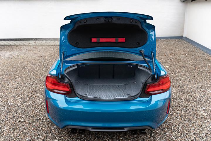 Blå BMW M2 fra 2019