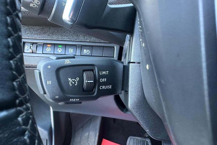 Hvid Peugeot 3008 fra 2021