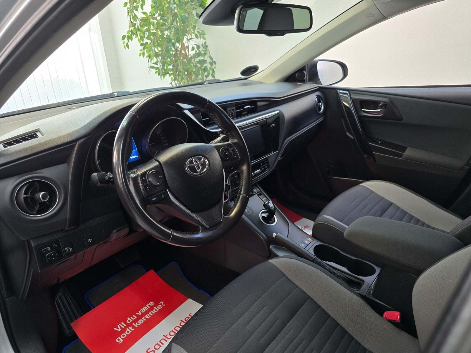 Toyota Auris 1,8 Hybrid H2 Touring Sports CVT
