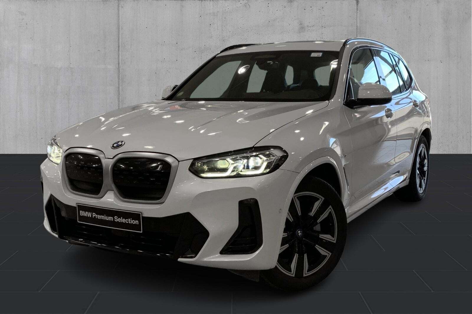 BMW iX3 Charged M-Sport