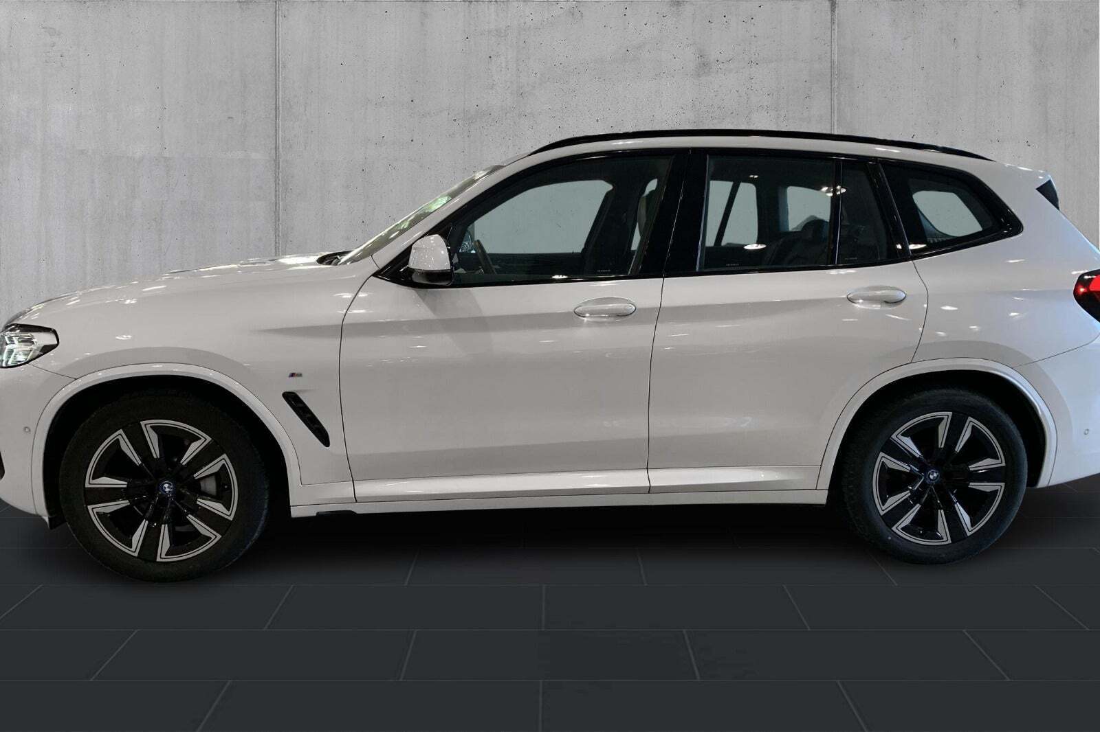 BMW iX3 Charged M-Sport
