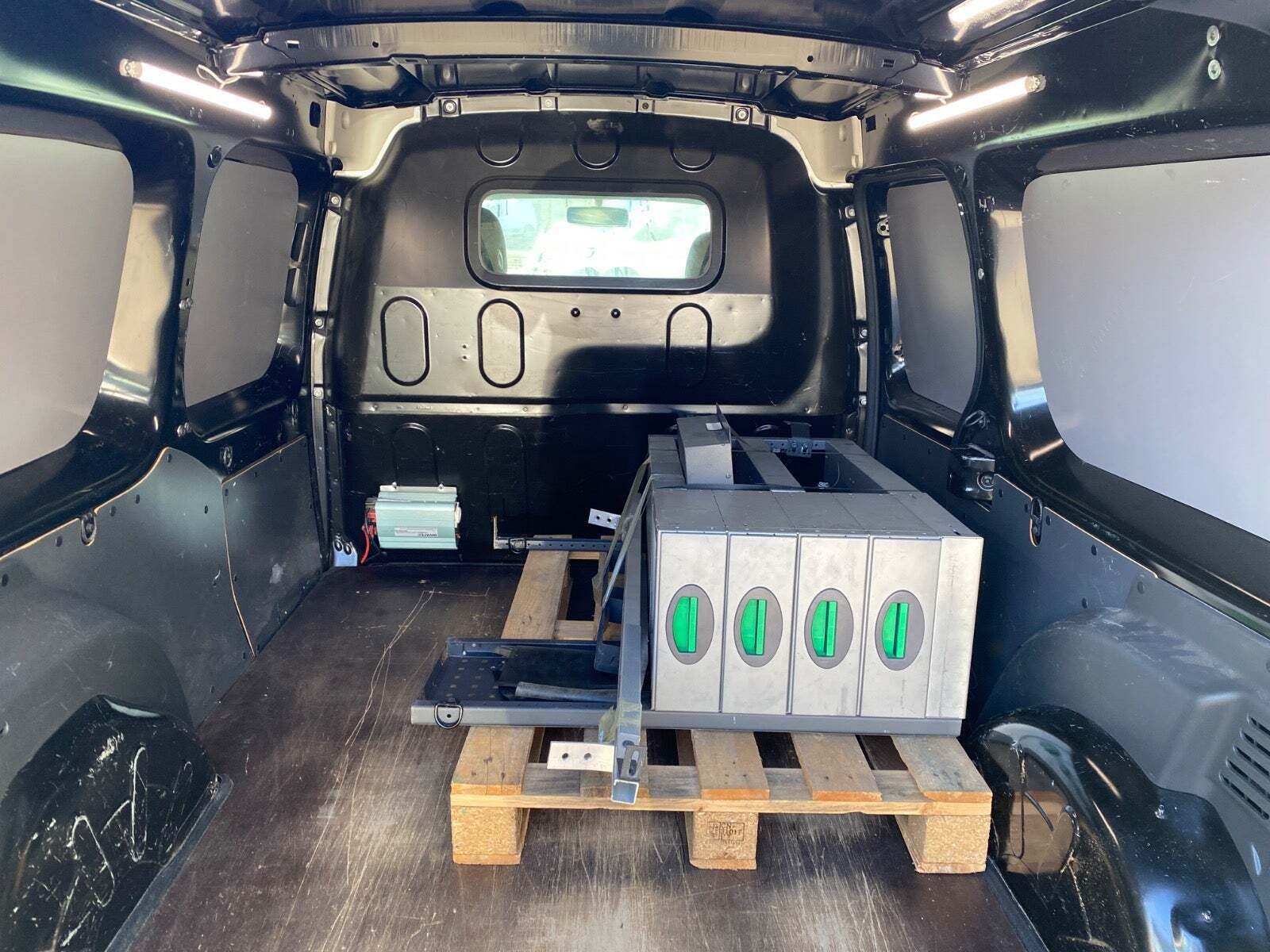 Sort Renault Kangoo fra 2019