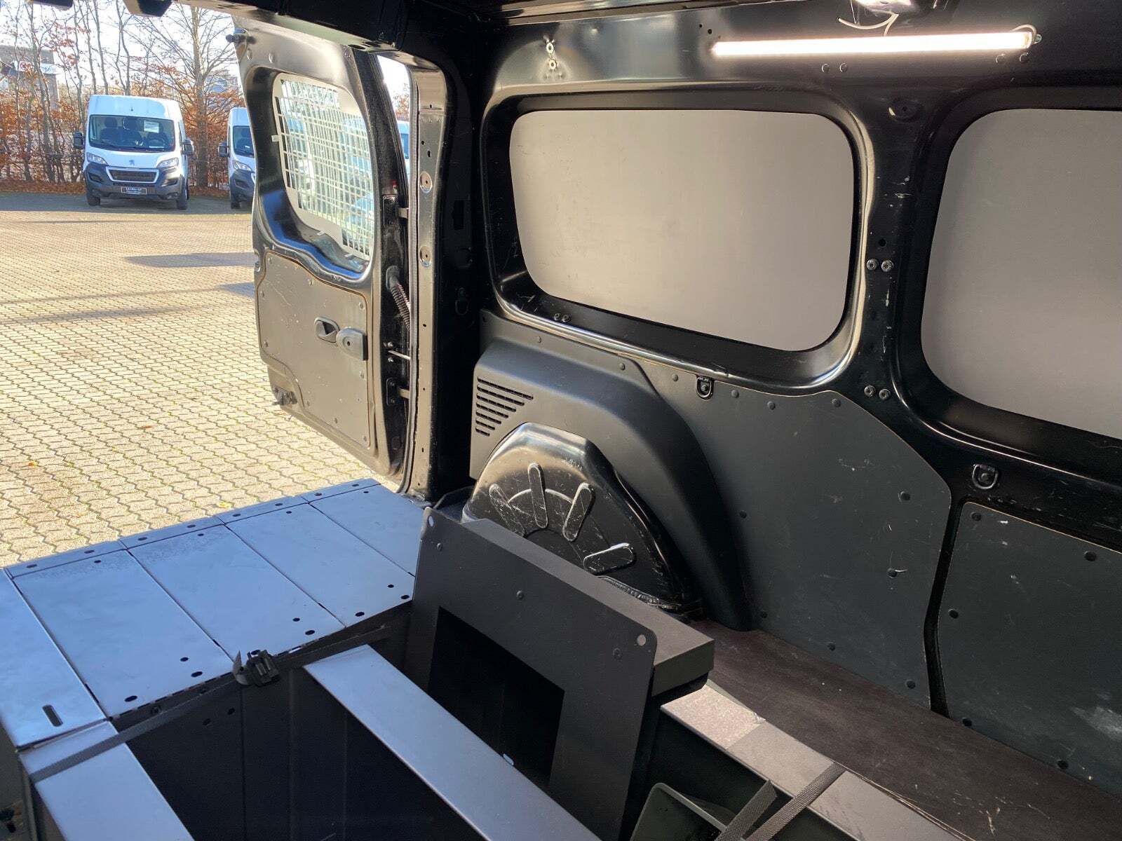 Sort Renault Kangoo fra 2019