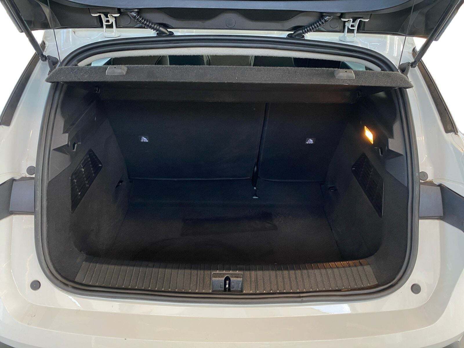 Hvid Renault Megane E-Tech fra 2022