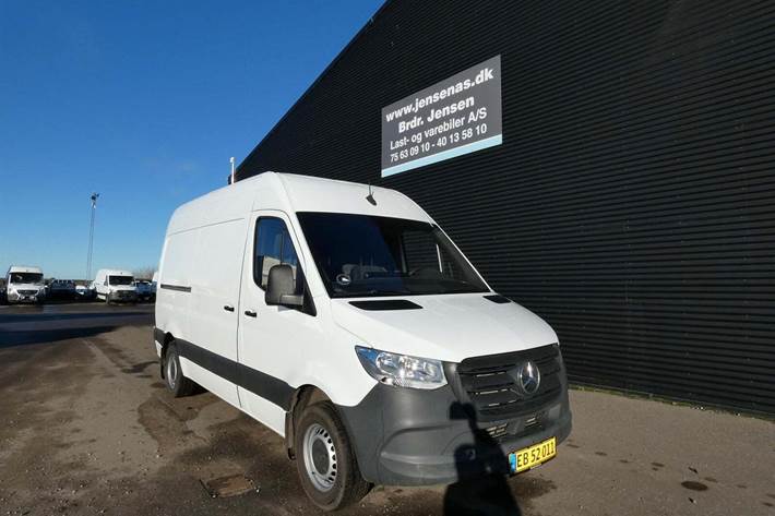 Hvid Mercedes Sprinter 317 fra 2021