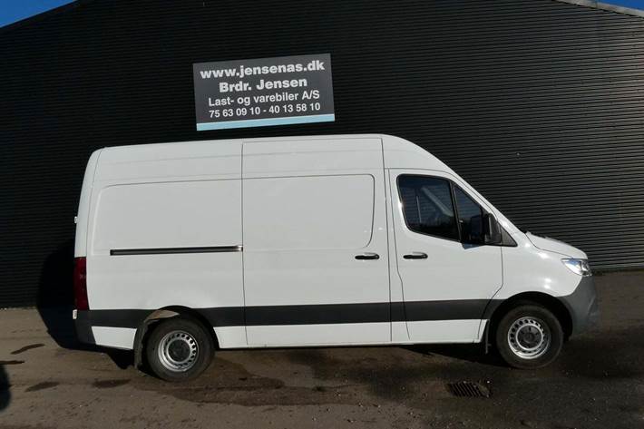 Hvid Mercedes Sprinter 317 fra 2021