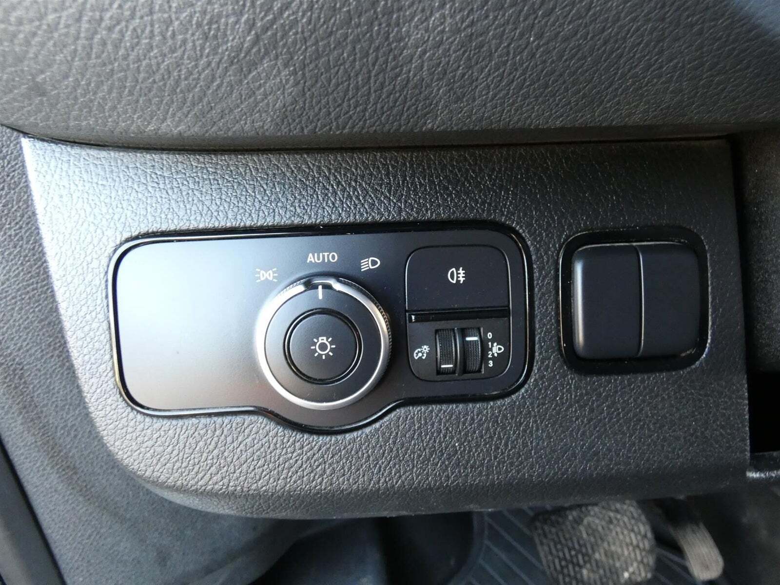 Hvid Mercedes Sprinter 317 fra 2021