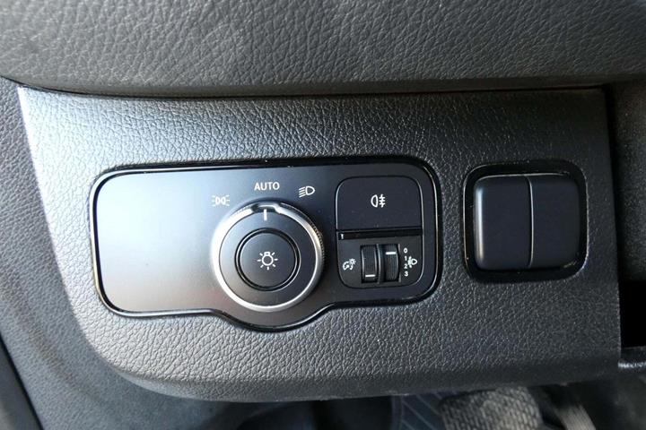 Hvid Mercedes Sprinter 317 fra 2021