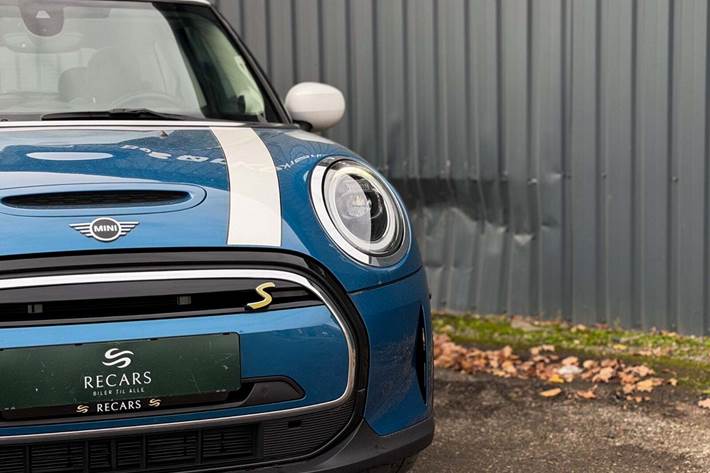 Blå Mini Cooper SE fra 2022