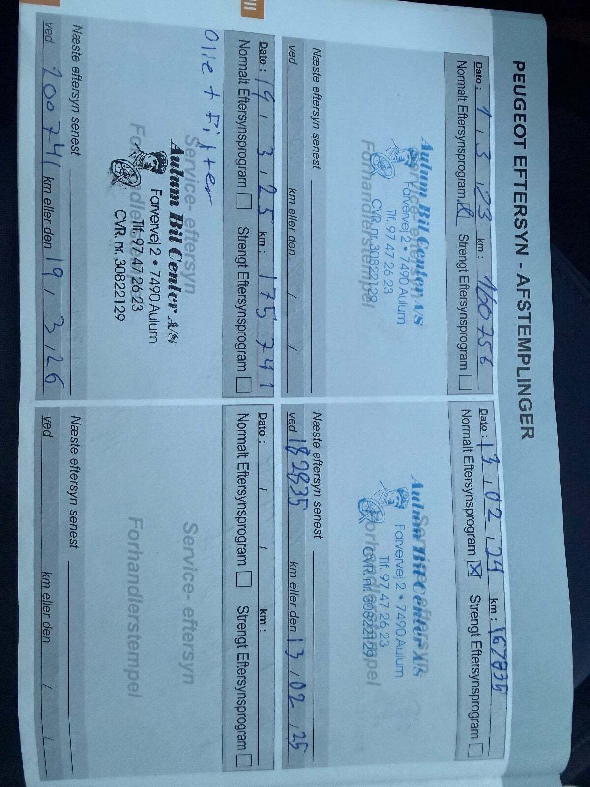 Orange Peugeot 2008 fra 2016