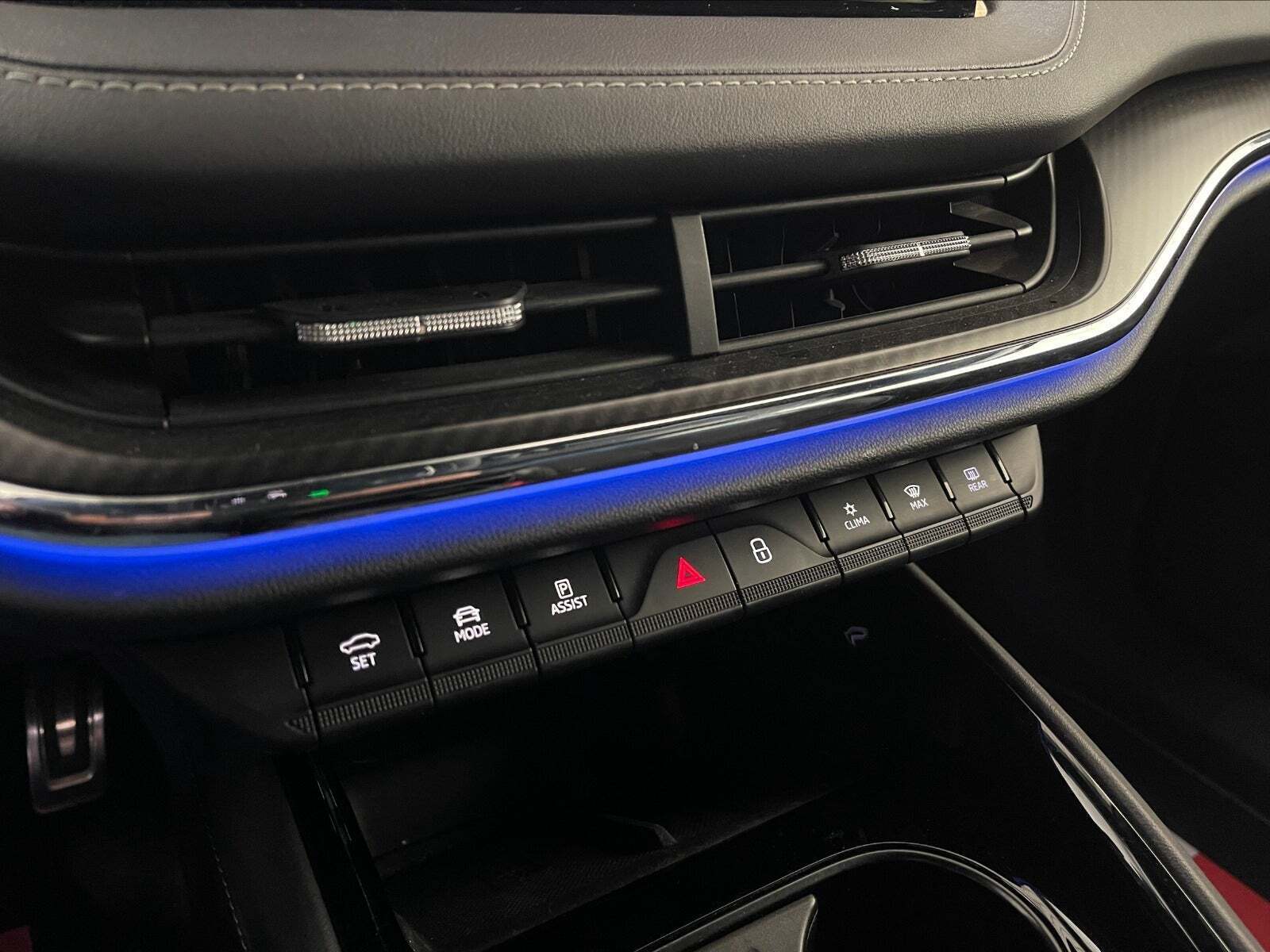 Blå Skoda Enyaq fra 2021