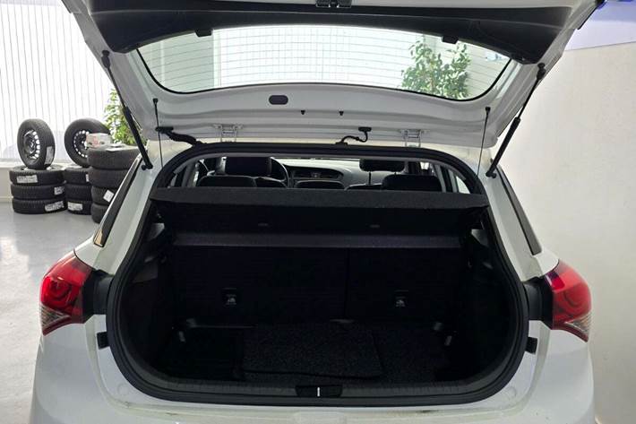 Hvid Hyundai i20 fra 2017