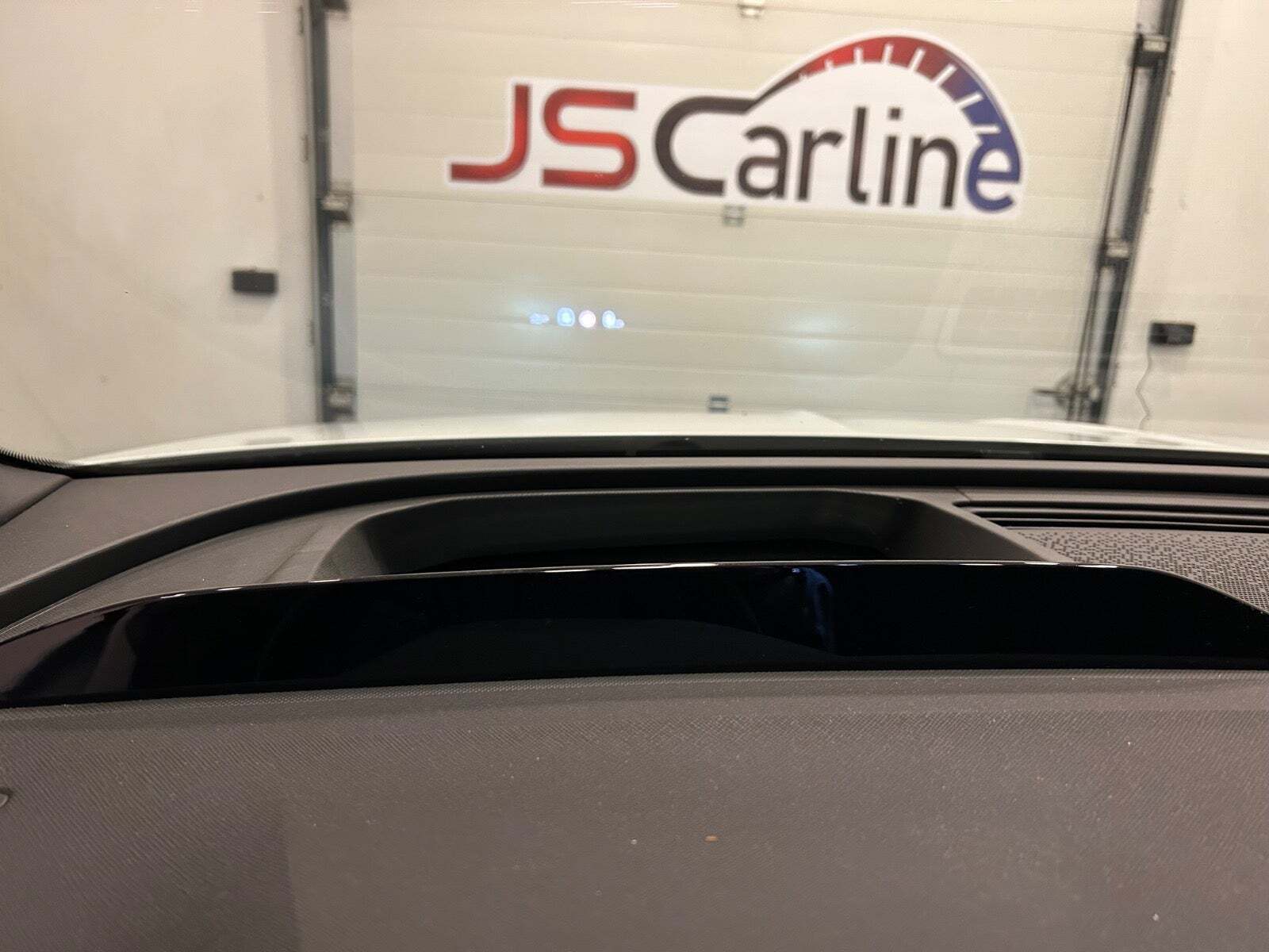 Hvid Skoda Enyaq fra 2023