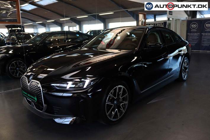 Sort BMW i4 fra 2025 set udefra