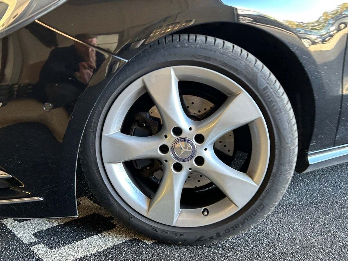 Sort Mercedes B180 fra 2014