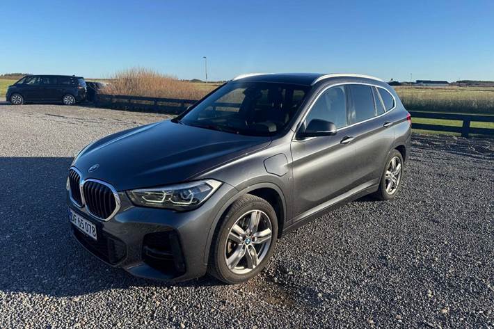 undefined BMW X1 fra 2022 set udefra