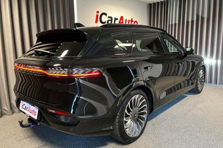 Sort Voyah Free fra 2024