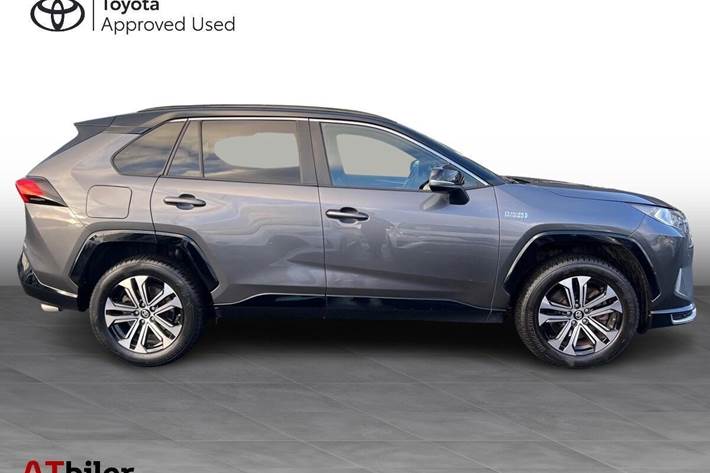 Sort Toyota RAV4 Plug-in fra 2021