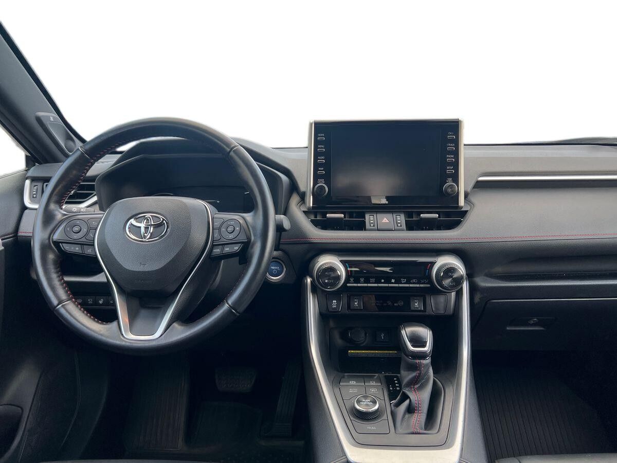 Sort Toyota RAV4 Plug-in fra 2021