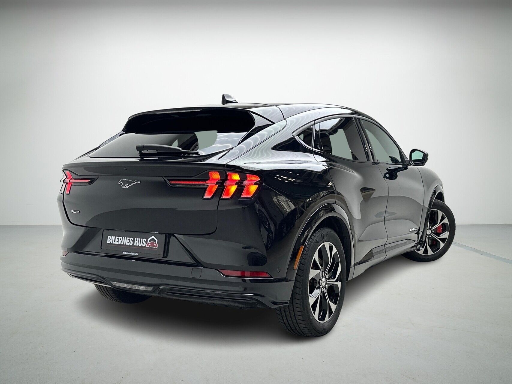 Ford Mustang Mach-E EL UR Premium AWD 351HK 5d Aut.