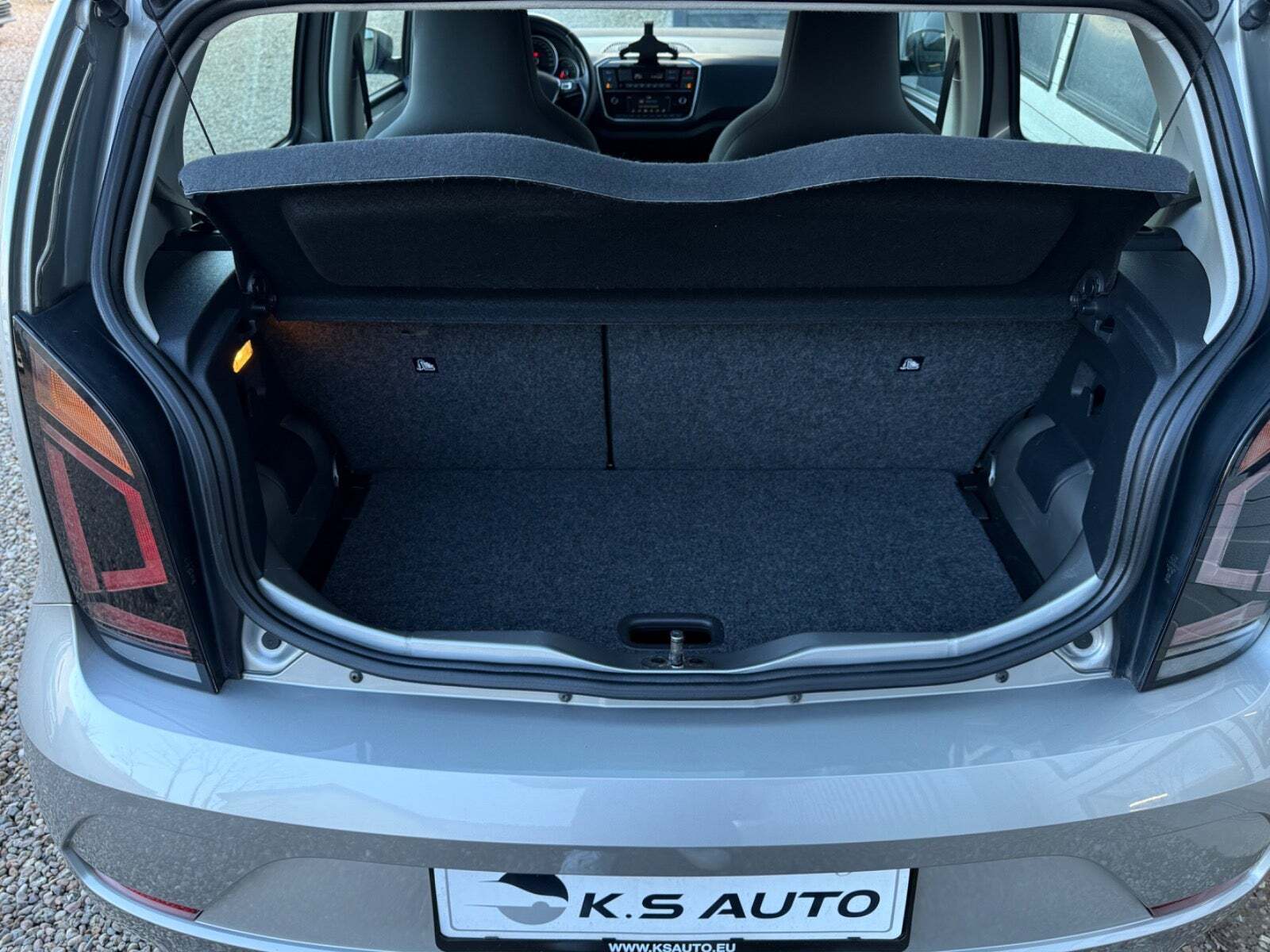 Sølv VW UP! fra 2019