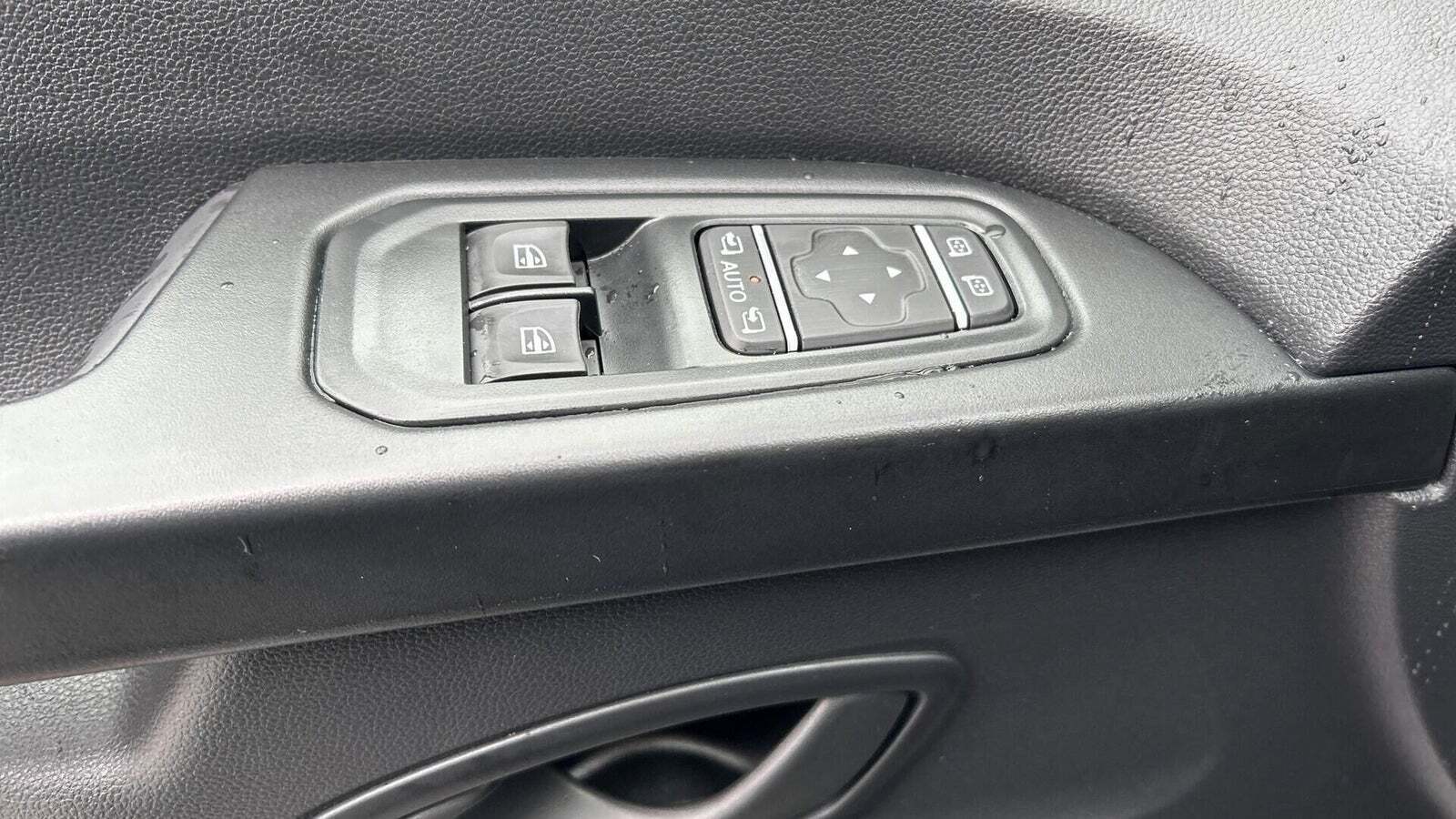 Hvid Renault Trafic fra 2025