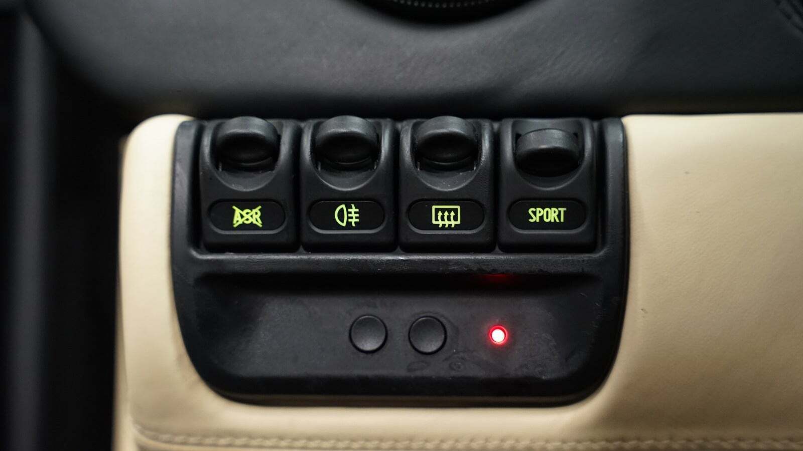 Rød Ferrari 360 fra 2001