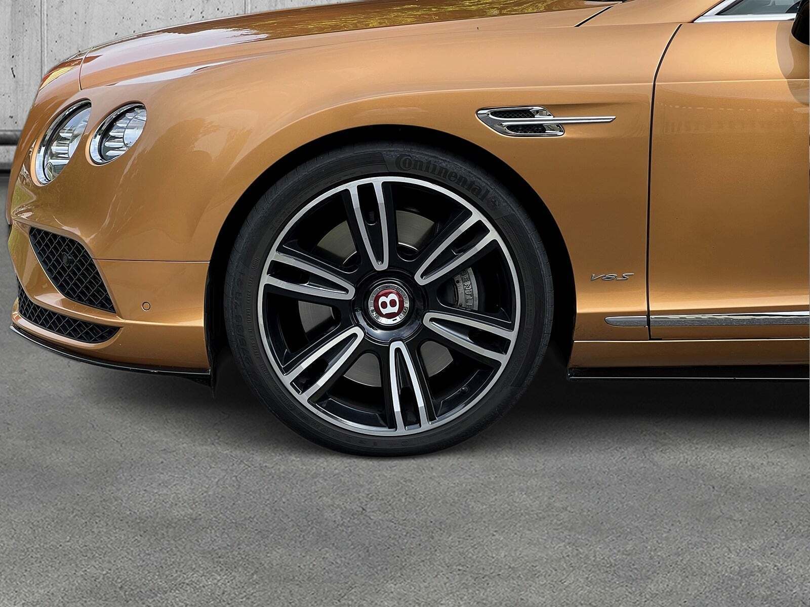 Gul Bentley Continental GTC fra 2016