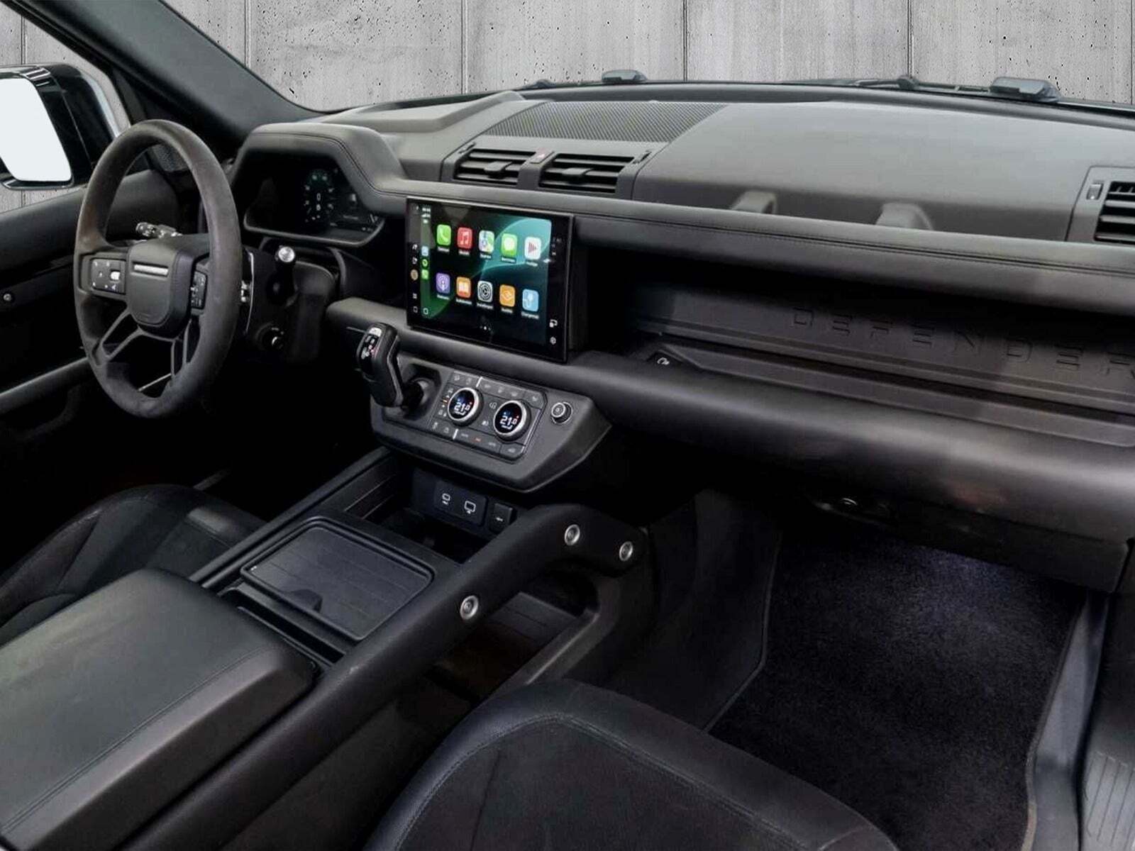 Sort Land Rover Defender 110 fra 2022