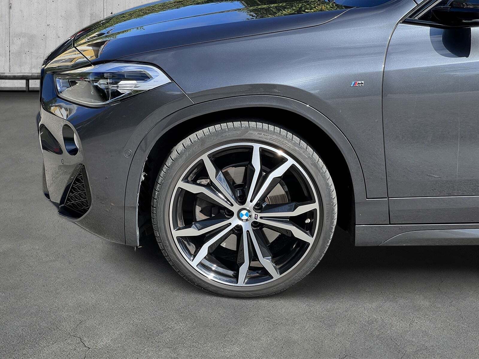 Grå BMW X2 fra 2019