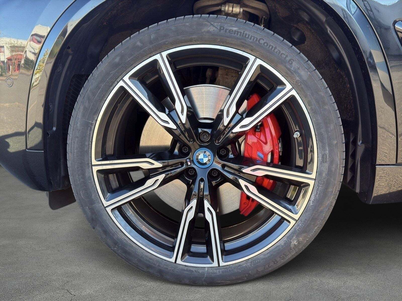 Sort BMW X5 fra 2024