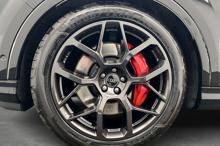 Sort Audi SQ7 fra 2024