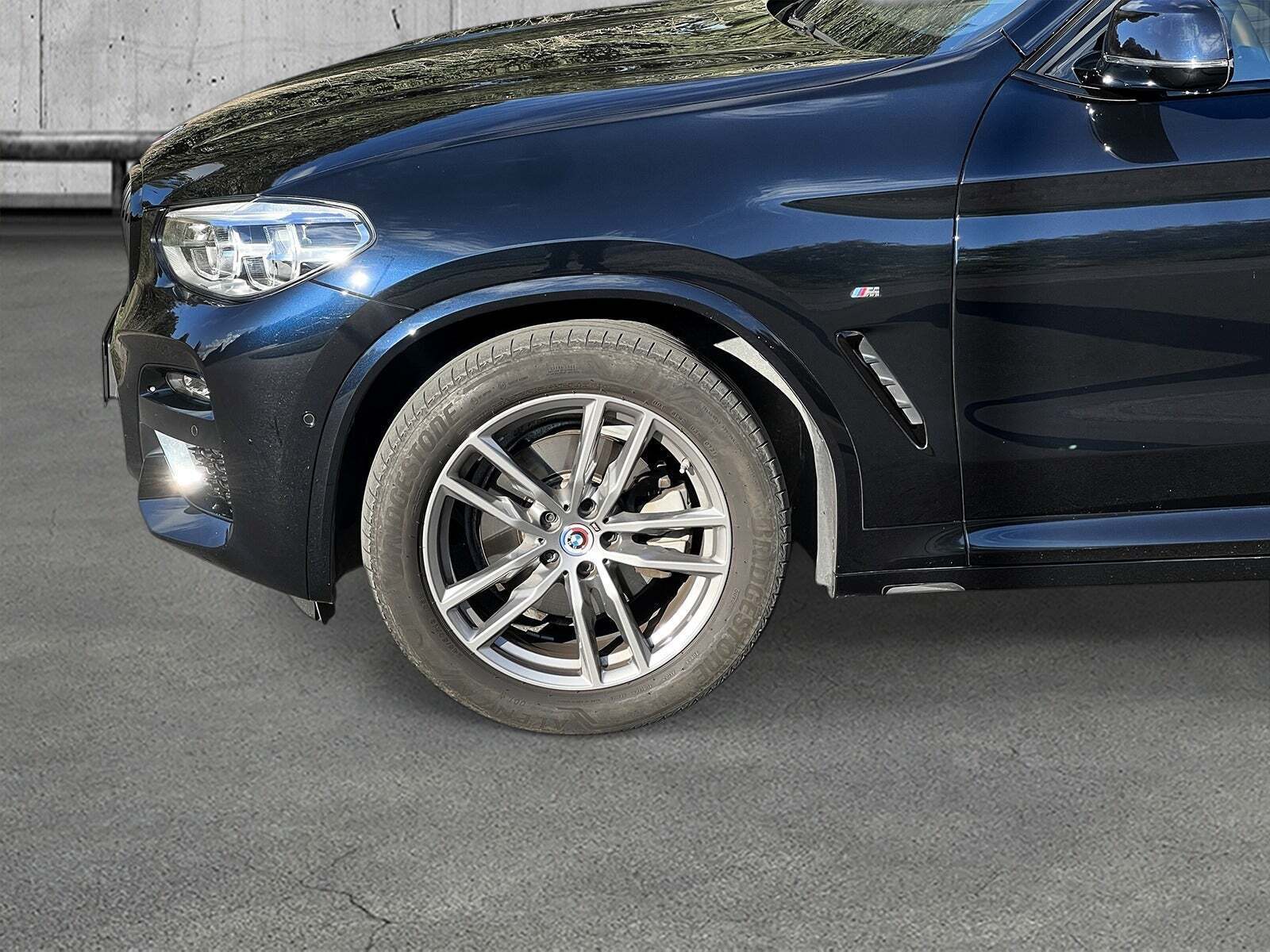 Sort BMW X3 fra 2021