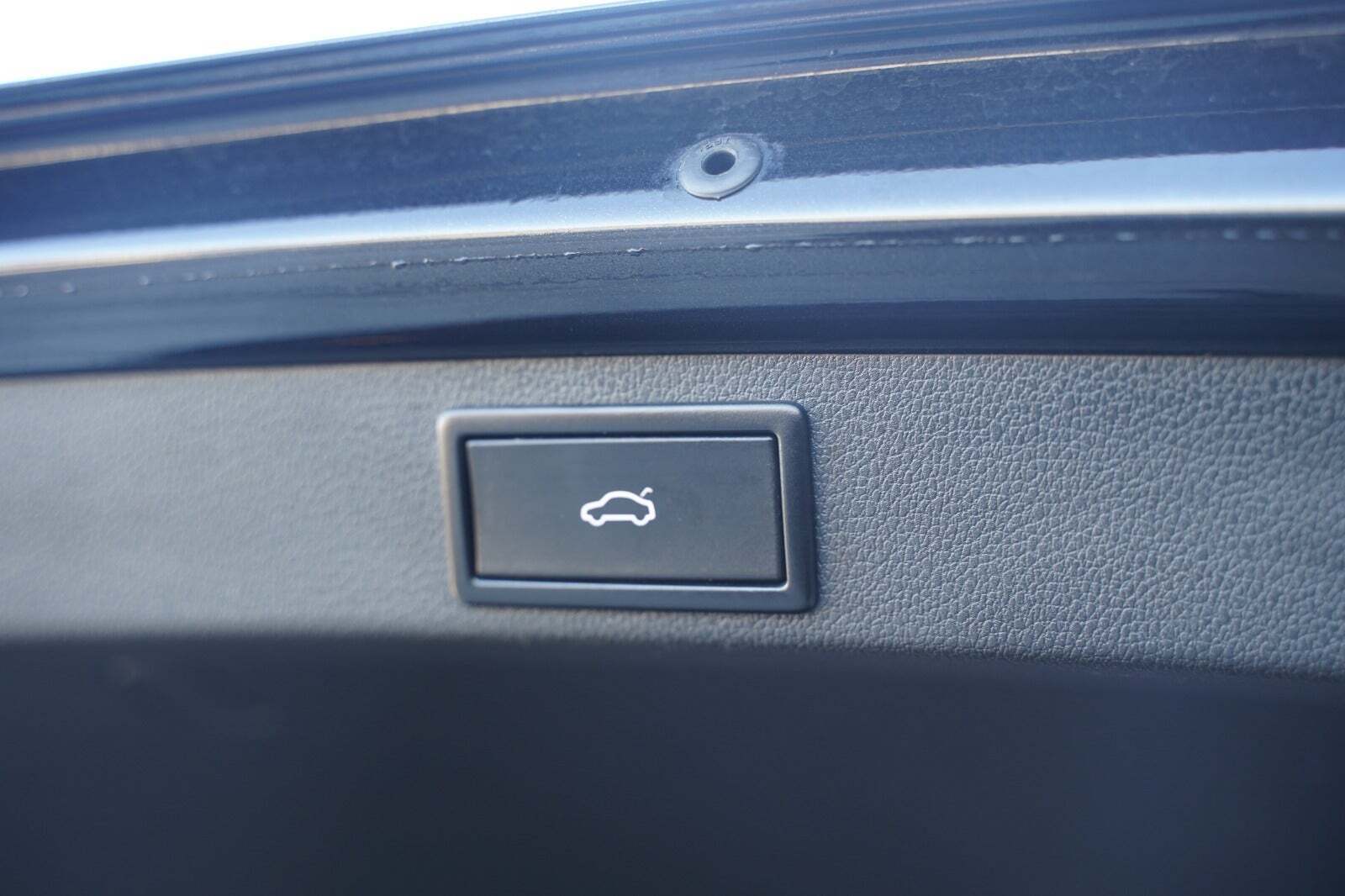 Sort Skoda Octavia fra 2020