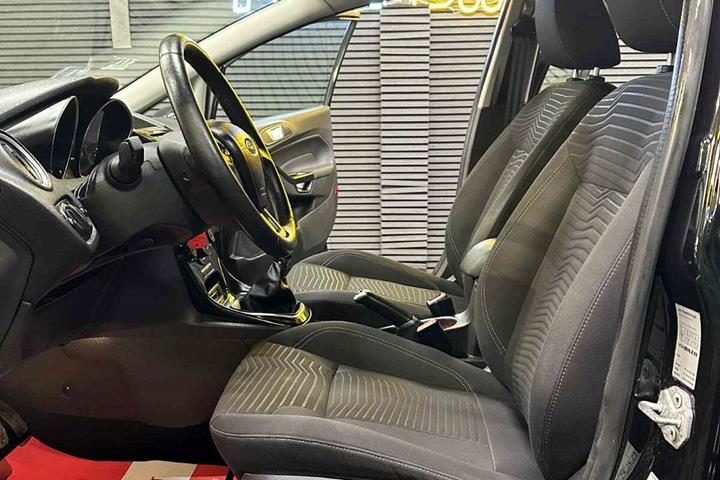 undefined Ford Fiesta fra 2014