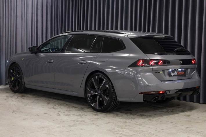 Grå Peugeot 508 fra 2021