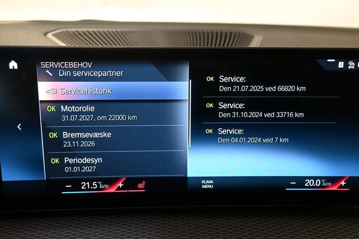 Hvid BMW 320e fra 2024 set indefra