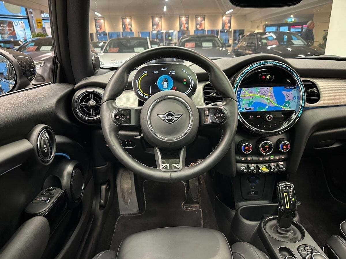Sort Mini Cooper SE fra 2023