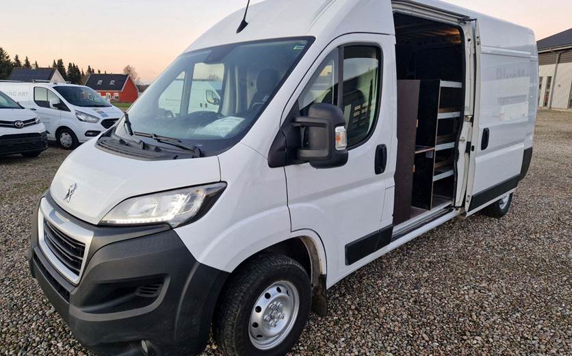 Peugeot Boxer 333 2,2 BlueHDi 140 L3H2 Premium