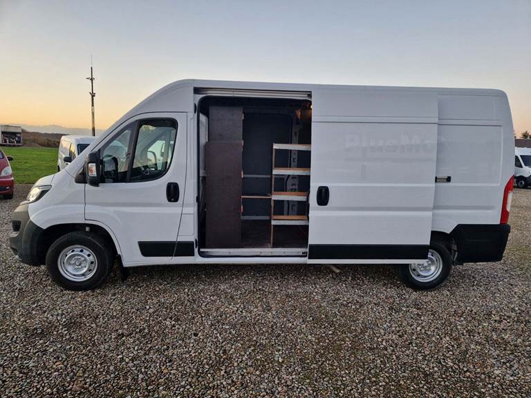 Peugeot Boxer 333 2,2 BlueHDi 140 L3H2 Premium