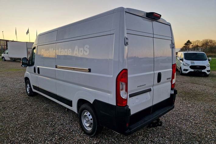 undefined Peugeot Boxer 333 fra 2022 set udefra
