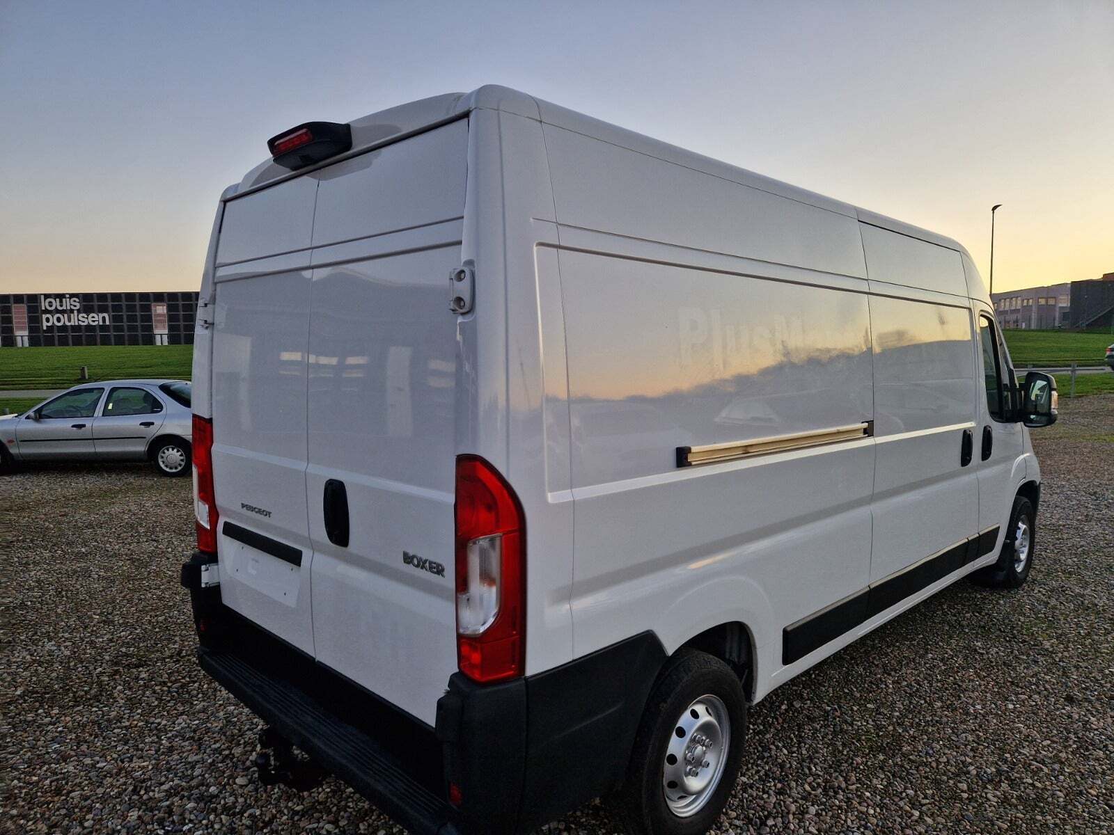 Peugeot Boxer 333 2,2 BlueHDi 140 L3H2 Premium