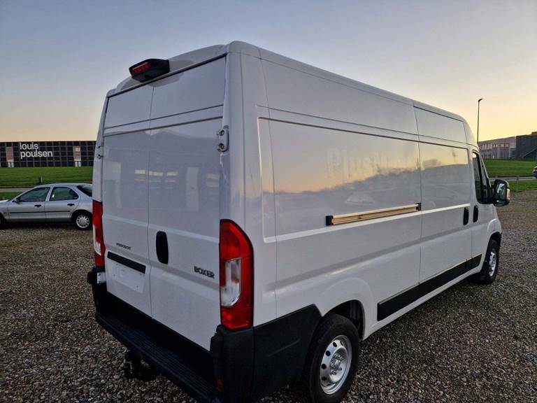 Peugeot Boxer 333 2,2 BlueHDi 140 L3H2 Premium