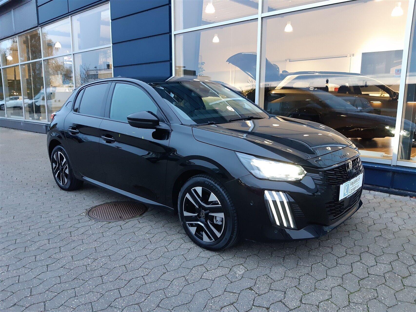 Peugeot 208 1,2 PureTech Allure+ 100HK 5d 6g