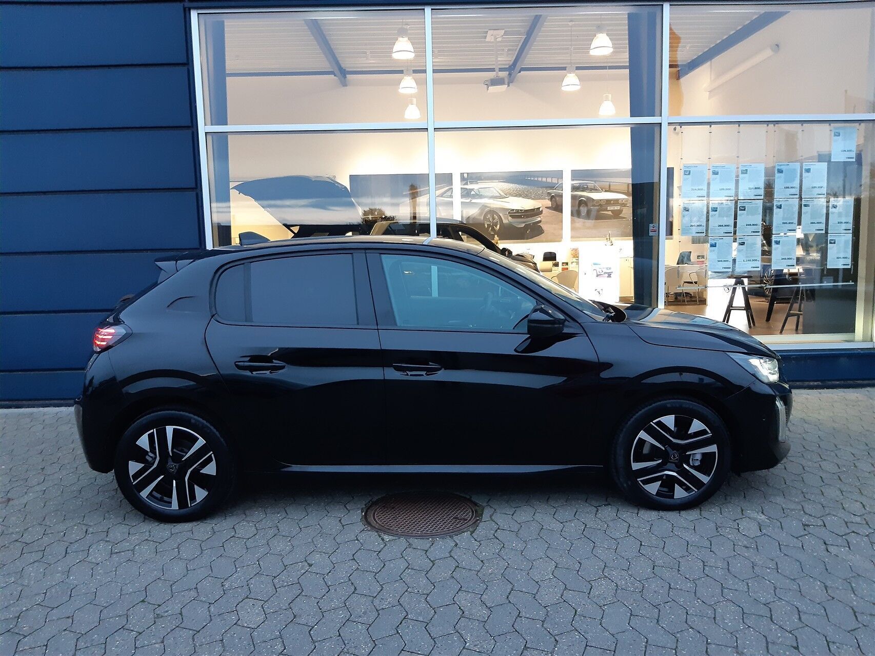 Peugeot 208 1,2 PureTech Allure+ 100HK 5d 6g