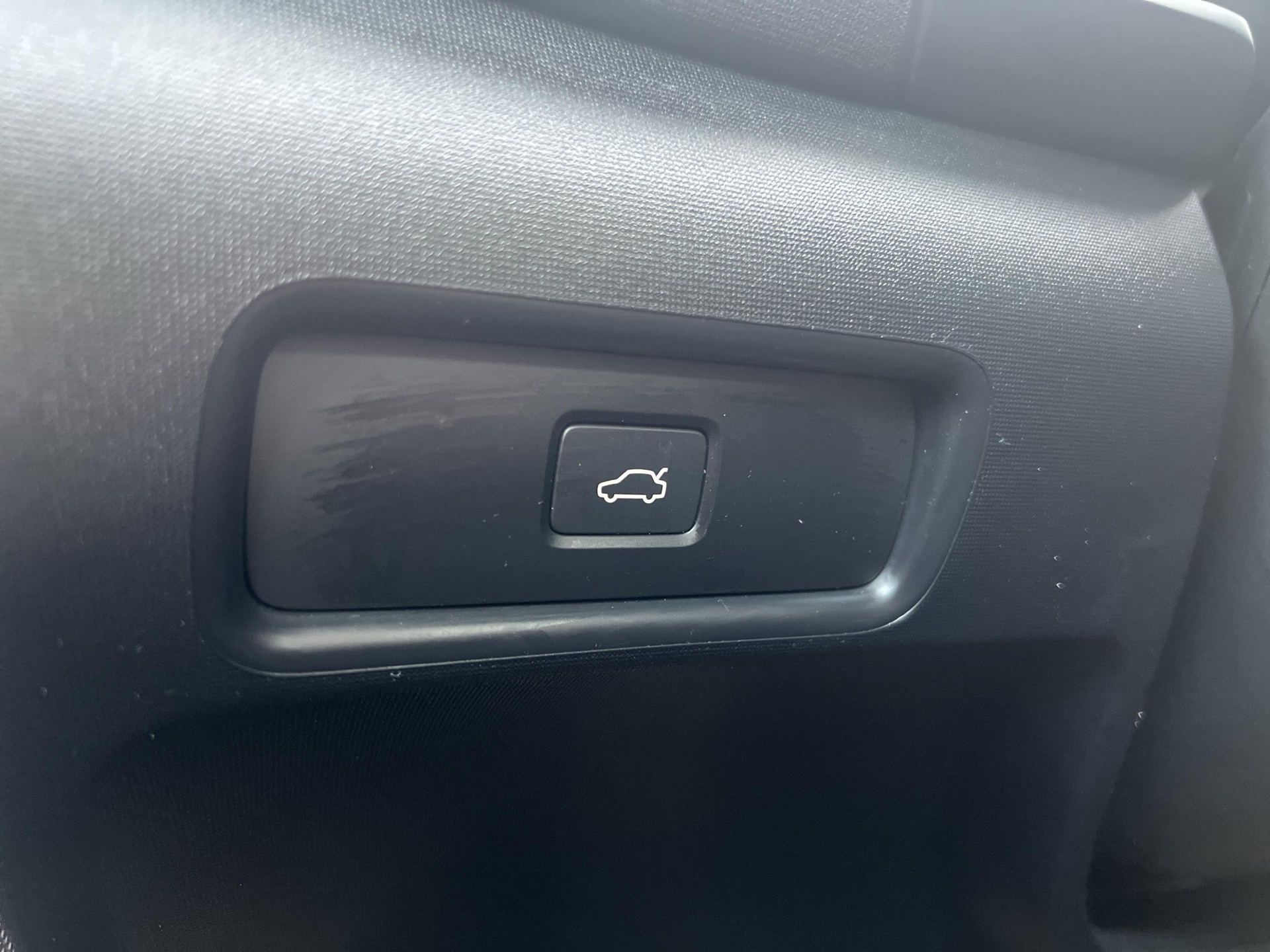 Grå Polestar 2 fra 2023