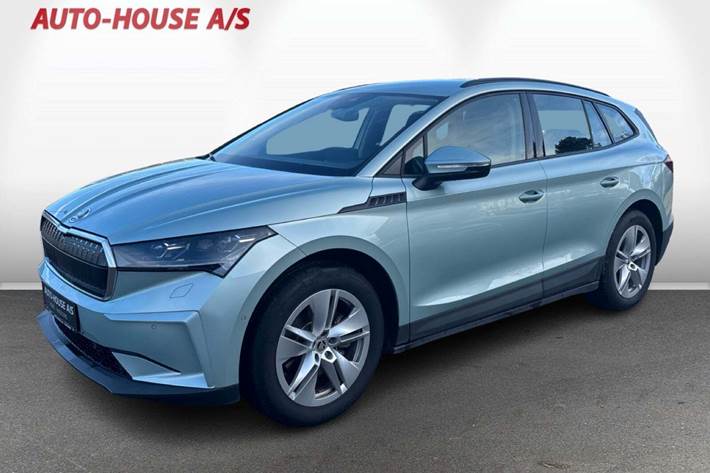 Blå Skoda Enyaq fra 2022 set udefra