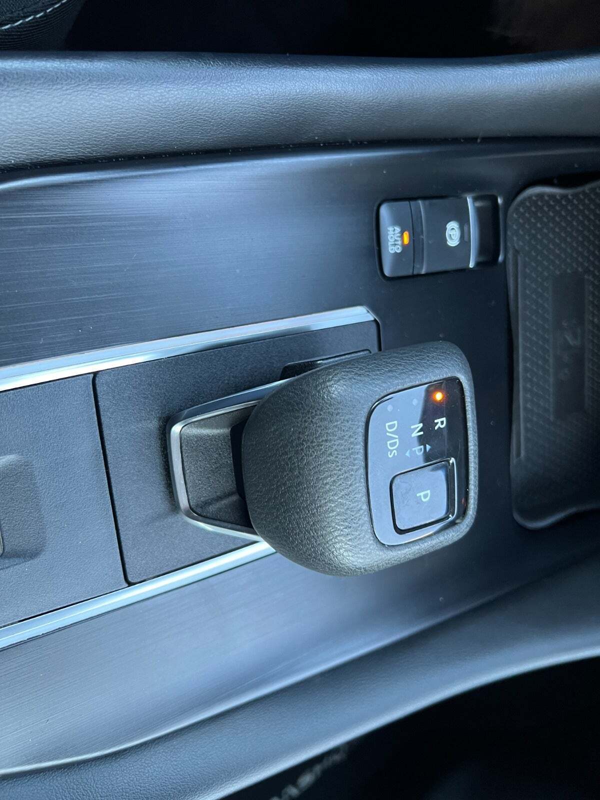 Grå Nissan Qashqai fra 2021