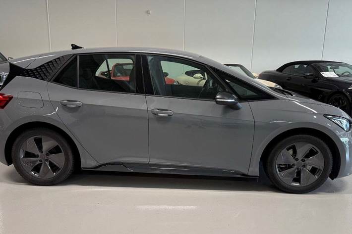 Grå Cupra Born fra 2024